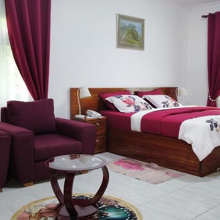 Charlestina Beach Resort Ampeni Екстериор снимка