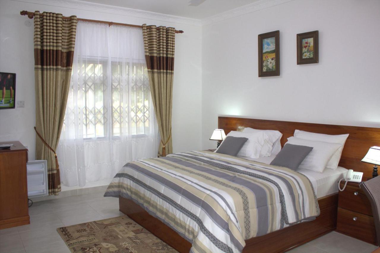 Charlestina Beach Resort Ampeni Екстериор снимка