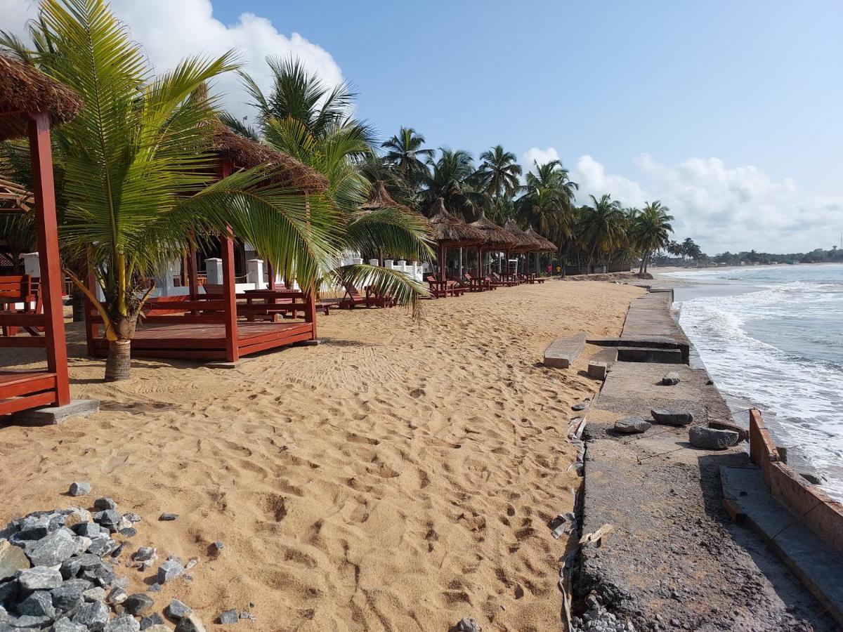 Charlestina Beach Resort Ampeni Екстериор снимка