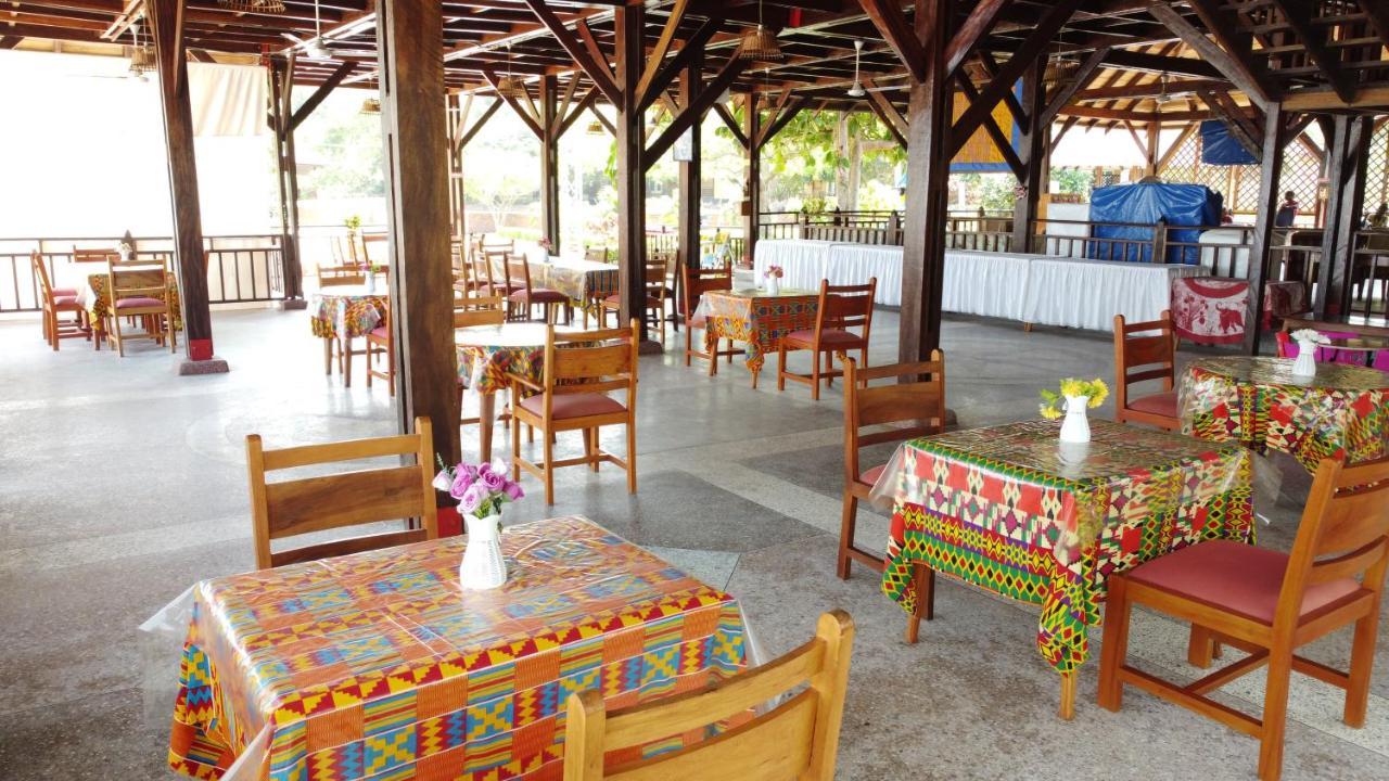 Charlestina Beach Resort Ampeni Екстериор снимка