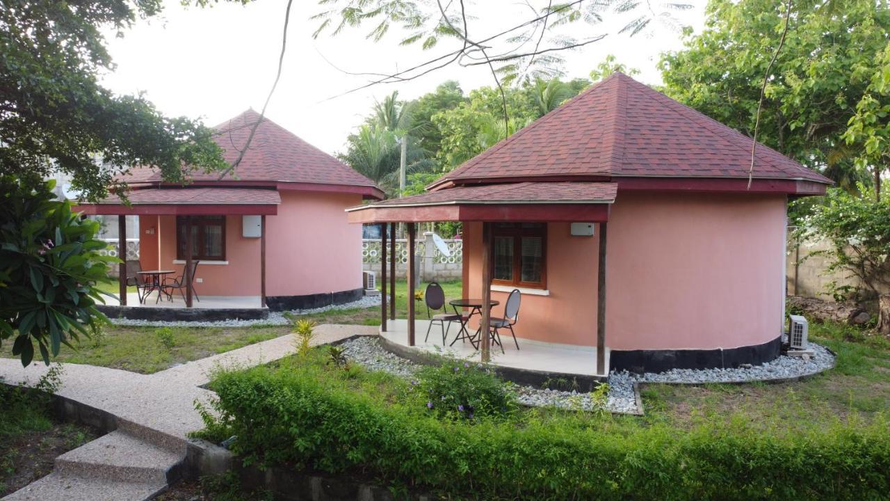 Charlestina Beach Resort Ampeni Екстериор снимка