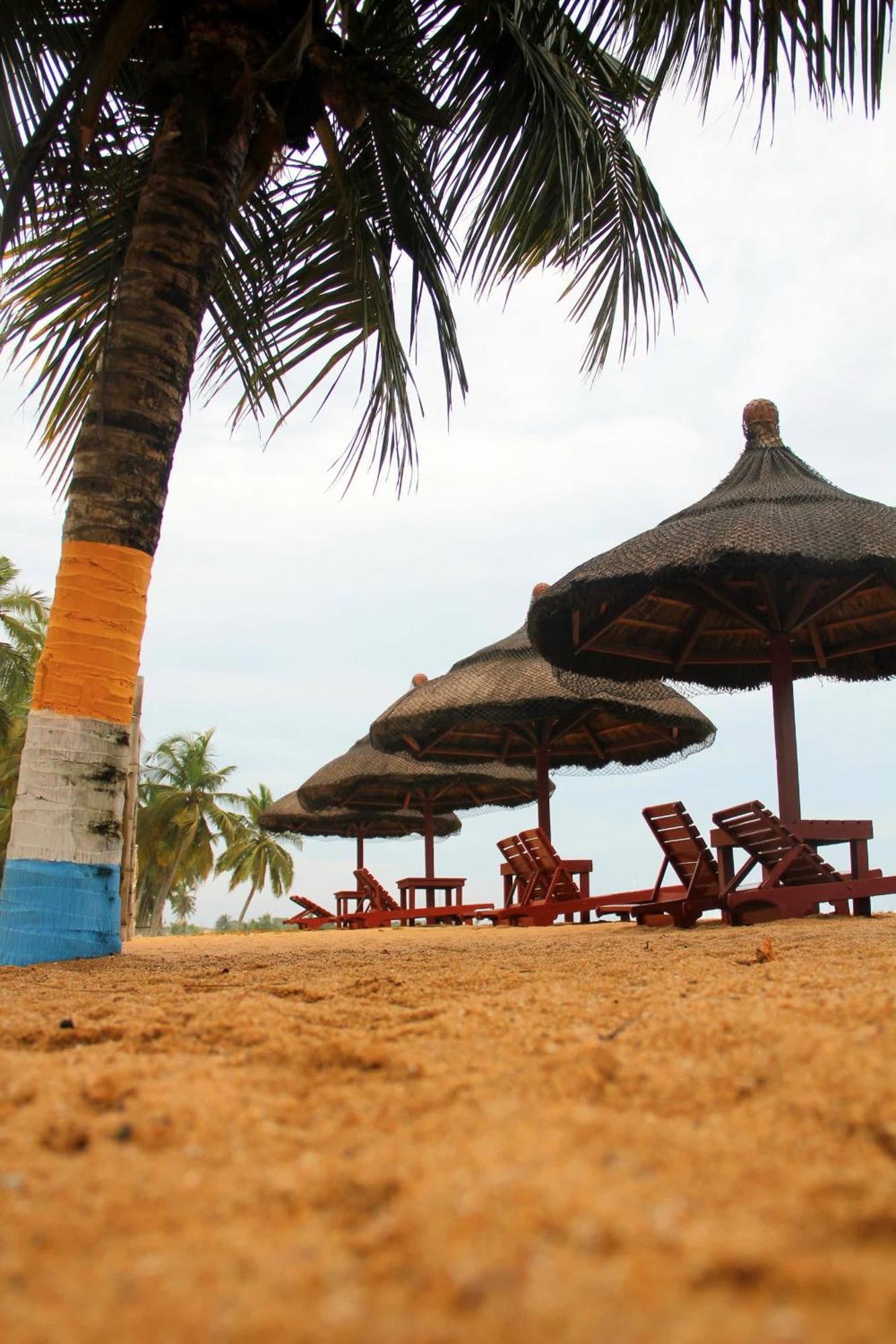 Charlestina Beach Resort Ampeni Екстериор снимка