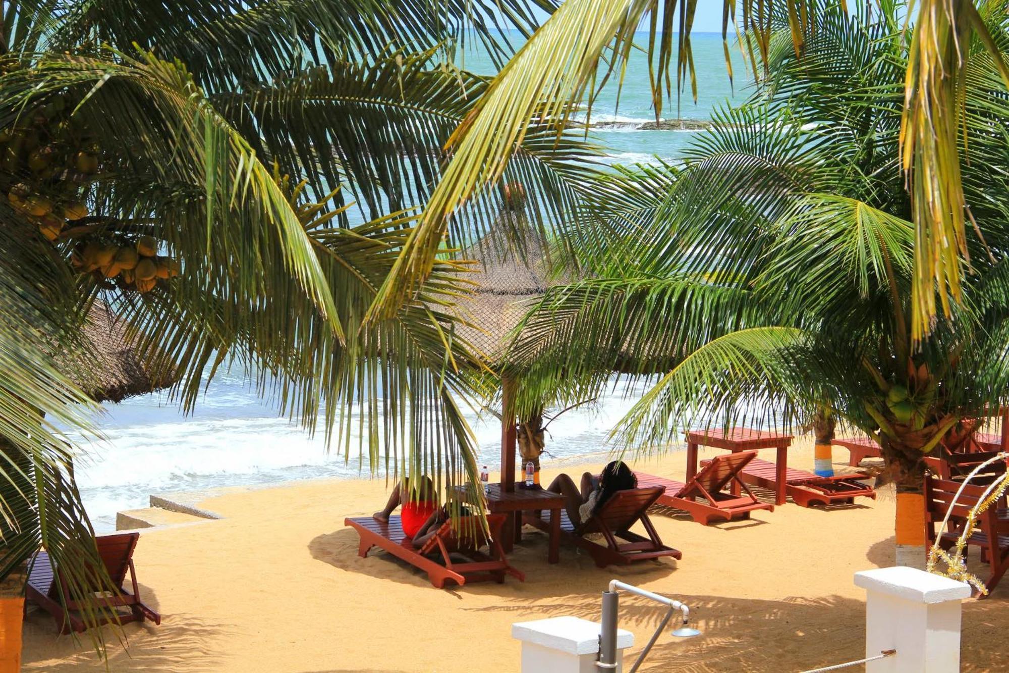 Charlestina Beach Resort Ampeni Екстериор снимка
