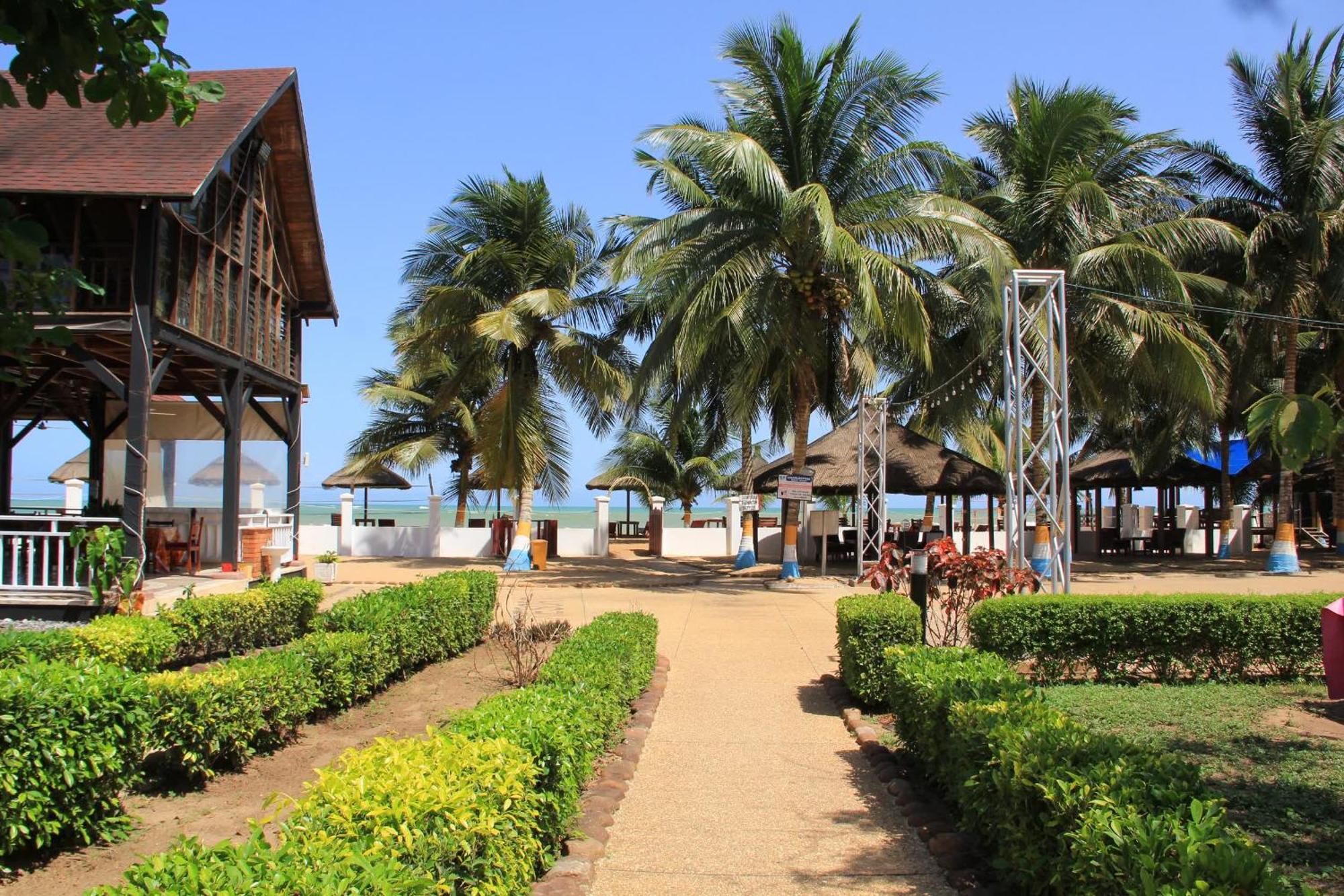 Charlestina Beach Resort Ampeni Екстериор снимка