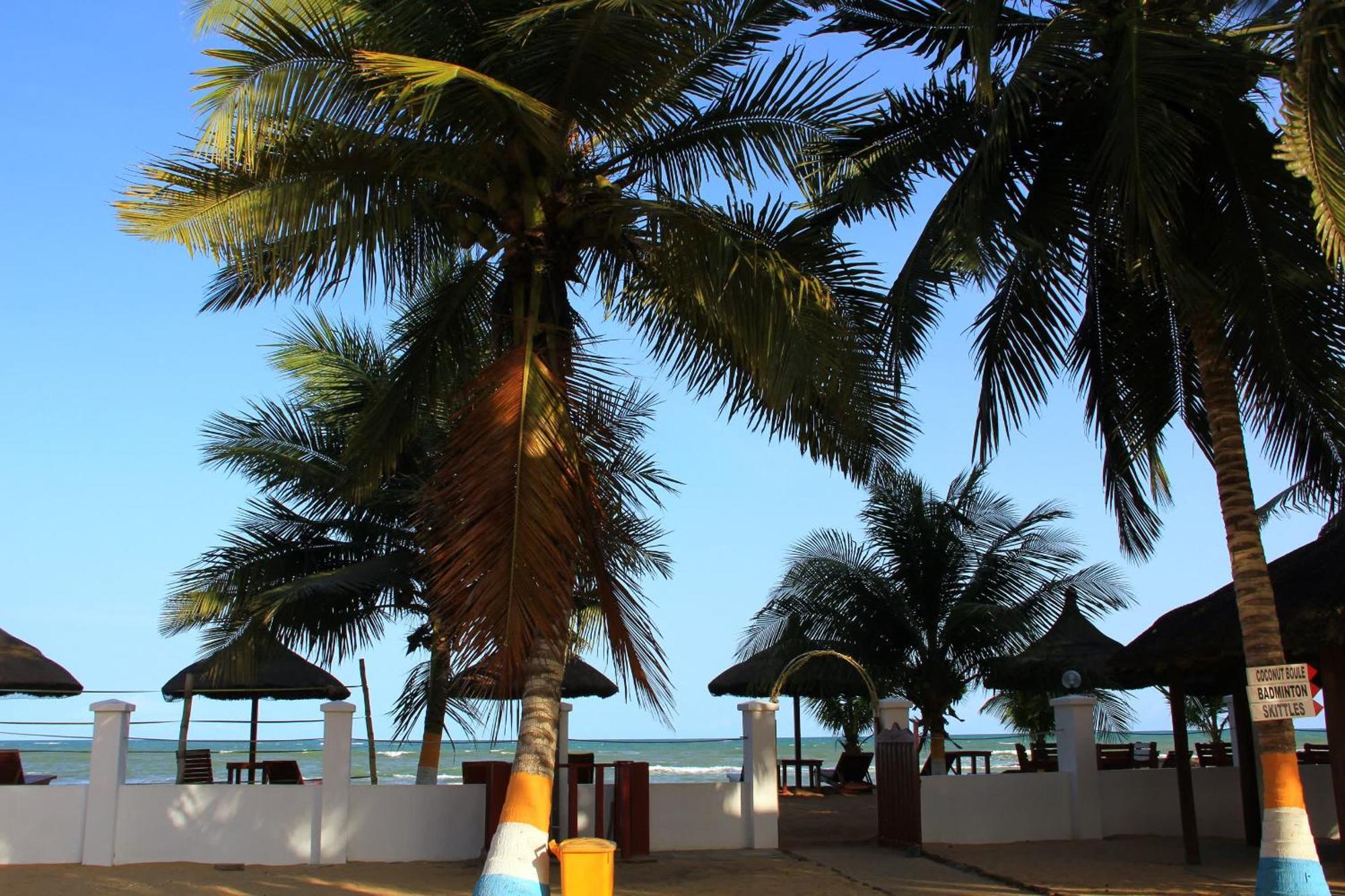Charlestina Beach Resort Ampeni Екстериор снимка